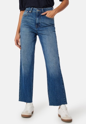 Se Happy Holly High Straight Ankle Jeans Medium blue 48 ved Bubbleroom