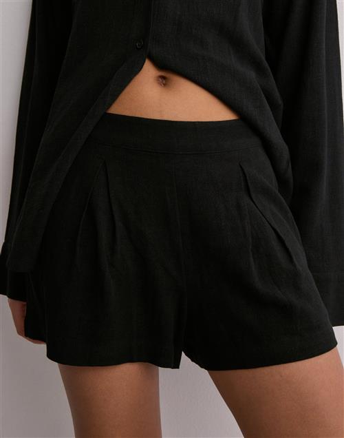 Nelly - Sort - Flowy Linen Shorts