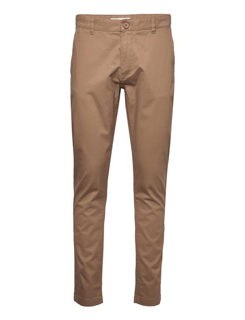 Se Knowledge Cotton Apparel Luca Slim Twill Chino Pants - Gots/ Knowledge Cotton Apparel Brown ved Booztlet