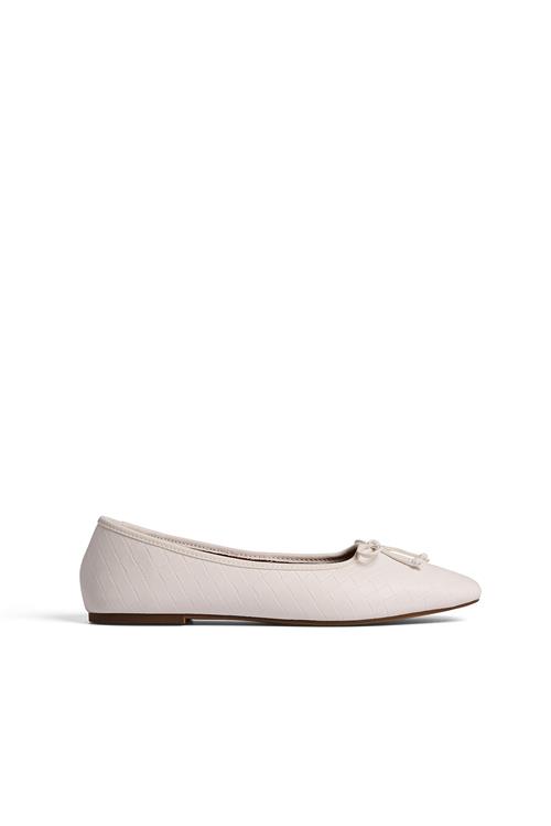 Se NA-KD Woven Ballerinas - White ved NA-KD