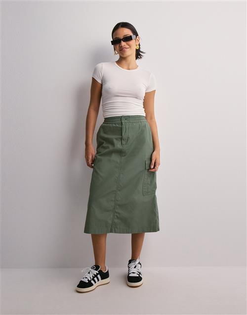 Se Carhartt WIP - Grøn - W' Jet Cargo Skirt ved Nelly