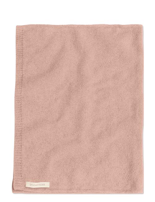 STUDIO FEDER Liam Scarf STUDIO FEDER Pink