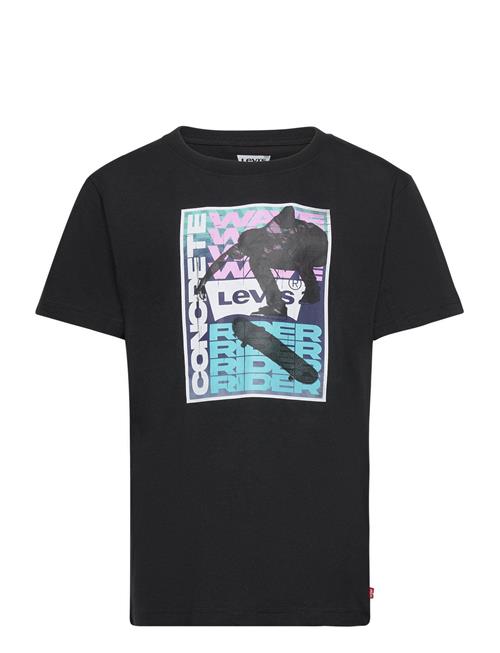 Se Levi's Levi's Skater Boy Tee Levi's Black ved Booztlet