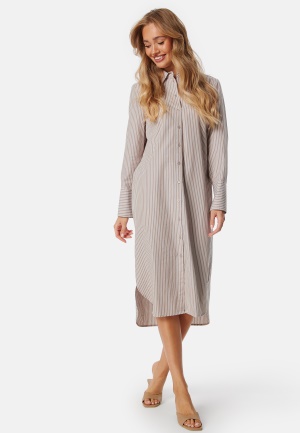 Se BUBBLEROOM Minou Shirt Dress Nougat / White 34 ved Bubbleroom