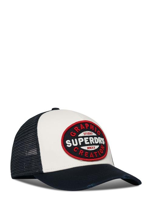 Se Superdry Mesh Trucker Cap Superdry Navy ved Booztlet