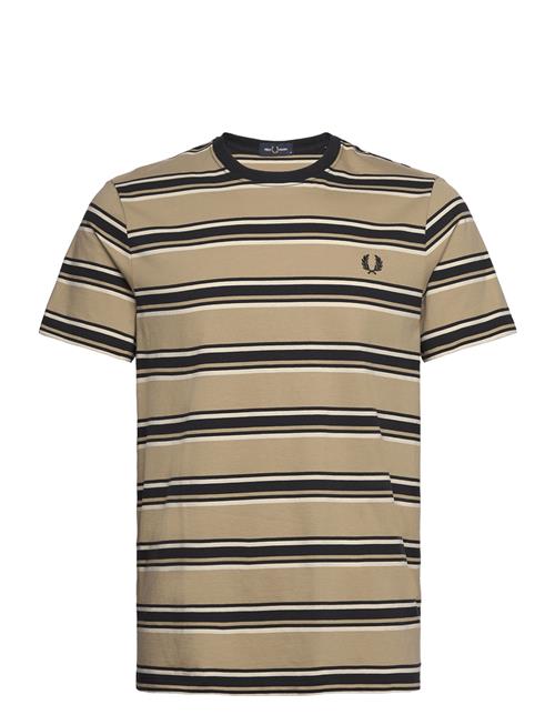 Se Fred Perry Stripe T-Shirt Fred Perry Beige ved Booztlet