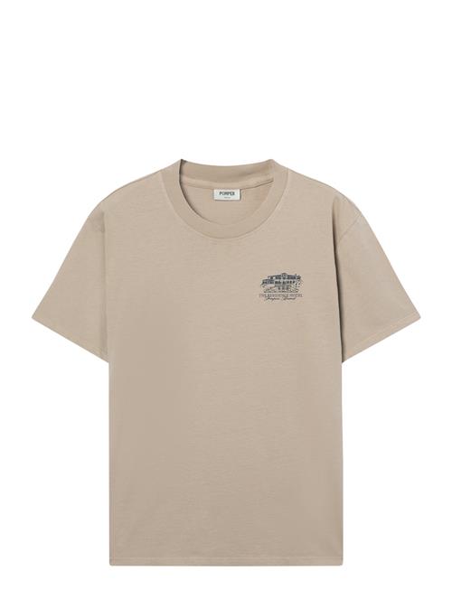 Se Pompeii Cedar Hotel Note Graphic Tee Pompeii Beige ved Booztlet