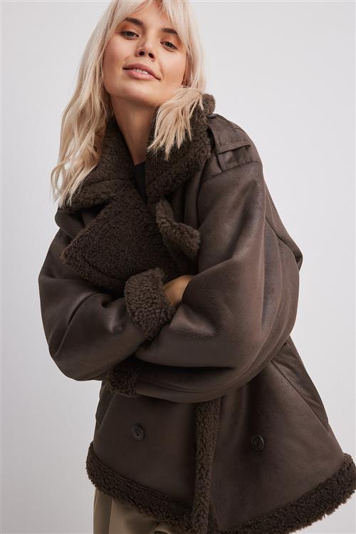 NA-KD Oversized teddy jakke med detaljer - Brown