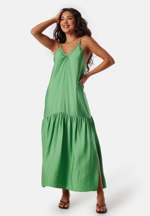 Se GANT Strap Maxi Dress Green 38 ved Bubbleroom