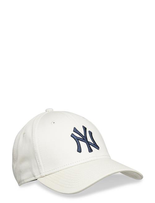 Se New Era League Essential 940 Neyyan New Era White ved Booztlet