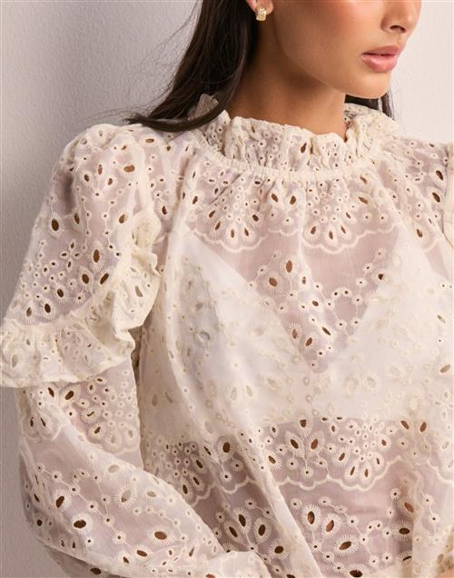 Neo Noir - Hvid - Nadira Embroidery Blouse