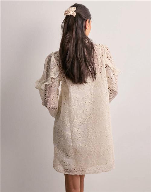 Neo Noir - Hvid - Abby Embroidery Dress