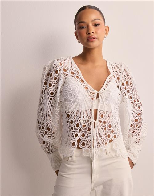 Vero Moda - Hvid - Vmnikki Lace Ls V-Neck Top Wvn