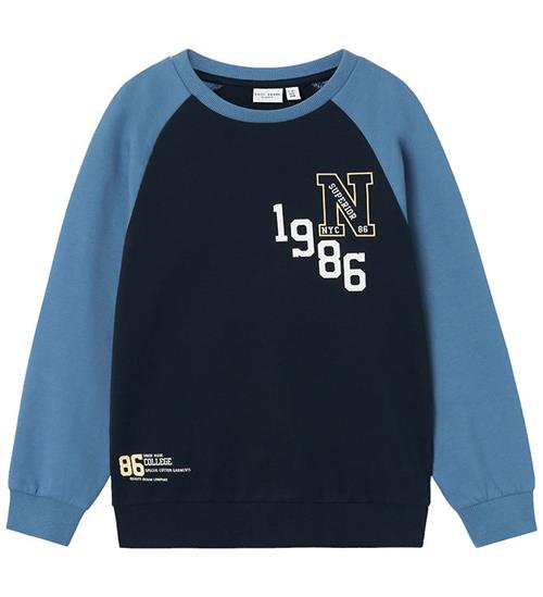 Se Name It Name It Sweatshrit - NkmVildar - Dark Sapphire/N 1986 ved KidsWorld