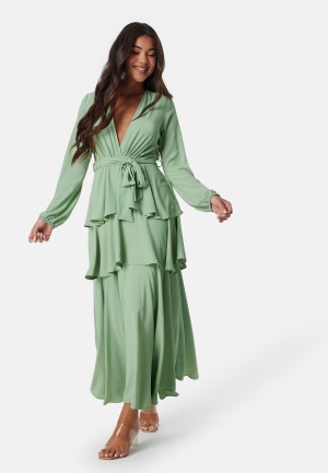 Se John Zack Long Sleeve Tiered Maxi Dress Sage Green XXL (UK18) ved Bubbleroom