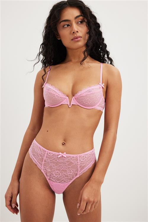 NA-KD Lingerie Hipstertrusse med blonder - Pink