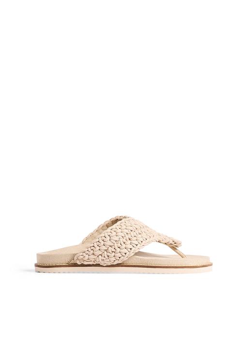 Se NA-KD Thong Knitted Cotton Footbed Slippers - Beige ved NA-KD