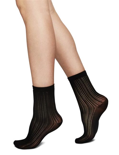 Se Swedish Stockings Klara Knit Sock Swedish Stockings Black ved Booztlet