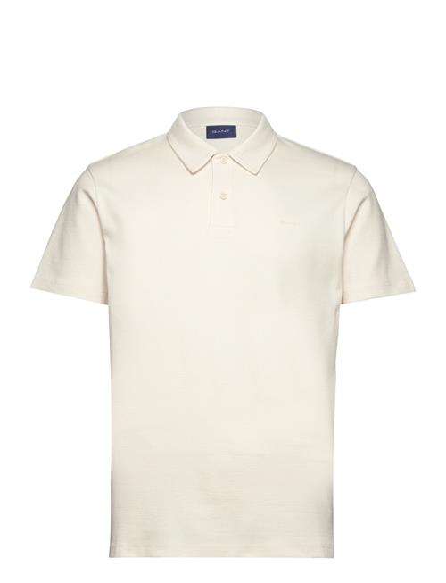 Se GANT Waffle Texture Ss-Pique GANT Cream ved Booztlet