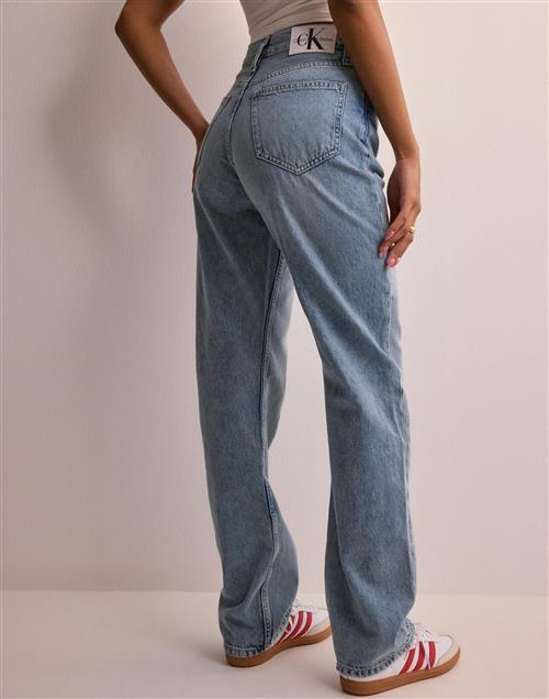 Se Calvin Klein Jeans - Blå - High Rise Straight ved Nelly