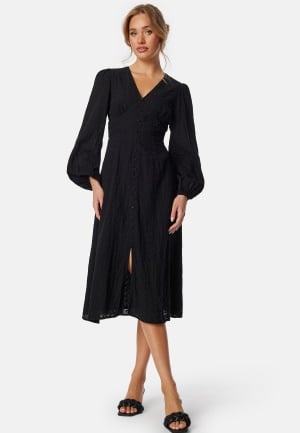 Se BUBBLEROOM Broderi Anglaise Midi Dress Black 34 ved Bubbleroom