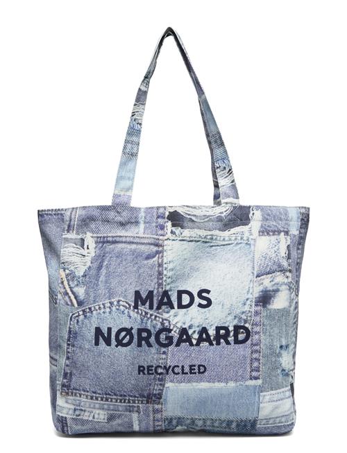 Se Mads Nørgaard Recycled Boutique Athene Aop Bag Mads Nørgaard Blue ved Booztlet