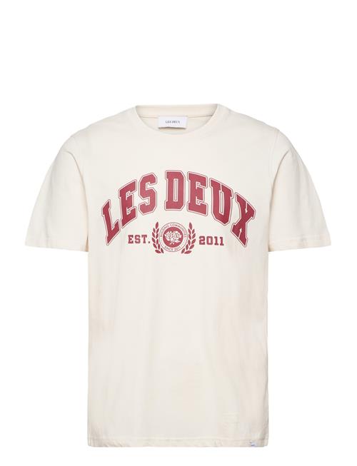 Se Les Deux University T-Shirt Les Deux Cream ved Booztlet