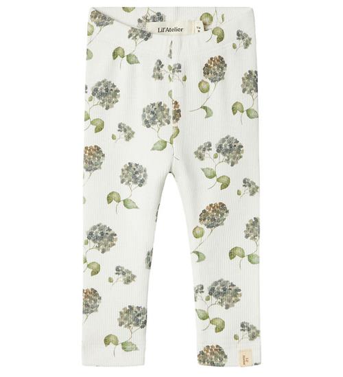 Se Lil Atelier Lil' Atelier Leggings - Rib - NbfGavo - Coconut Milk/Blue Flower ved KidsWorld