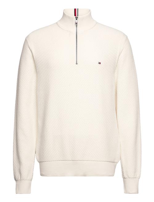 Se Tommy Hilfiger Oval Structure Zip Mock Tommy Hilfiger White ved Booztlet