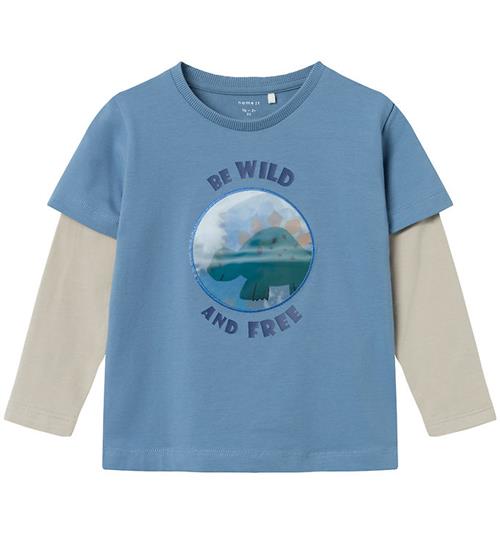 Se Name It Bluse - NmmKekan - Coronet Blue m. Holografisk Print ved KidsWorld