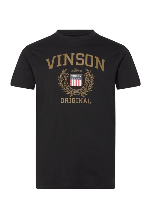 Se VINSON Kaiser Gold Reg Sj Vin M Tee VINSON Black ved Booztlet