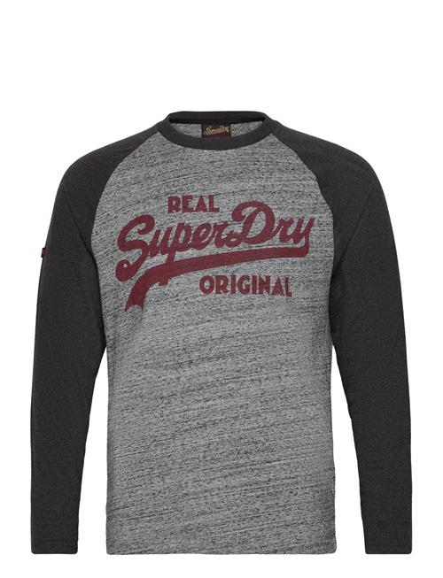 Se Superdry Athletic Vl Raglan L/S Top Superdry Grey ved Booztlet