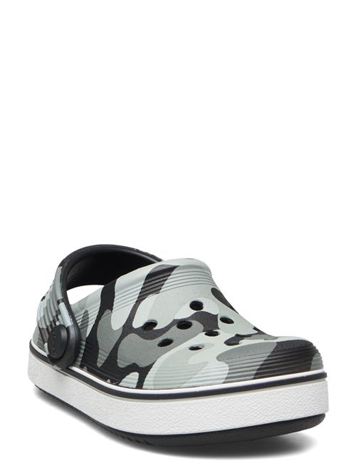 Se Crocs Off Court Camo Redux Clog T Crocs Patterned ved Booztlet