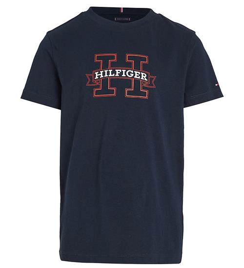 Se Tommy Hilfiger T-shirt - Print Regular - Desert Sky ved KidsWorld