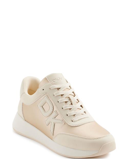 Se DKNY Oaks Logo - Lace Up DKNY Beige ved Booztlet