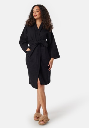 Se BUBBLEROOM Bonnie Cotton Waffle Robe Black L/XL ved Bubbleroom