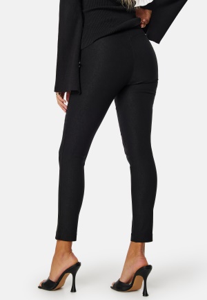 Se BUBBLEROOM Selene Stretchy Ankle Push-Up Trousers Black 34 ved Bubbleroom