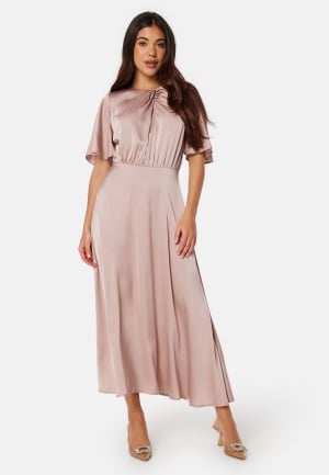 Se Bubbleroom Occasion Butterfly Sleeve Satin Midi Dress Light nougat 34 ved Bubbleroom