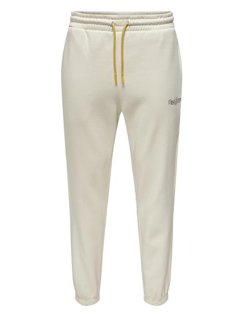 Se ONLY & SONS Onsriley Reg Sweat Pants Vd ONLY & SONS Cream ved Booztlet