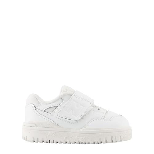 Se New Balance 550 Baby Sneakere Hvide | Hvid | 24 EU ved Babyshop