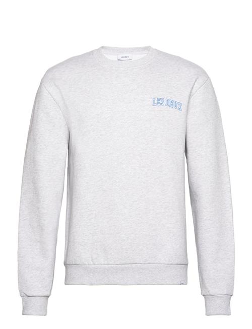 Se Les Deux Blake Sweatshirt Les Deux Grey ved Booztlet