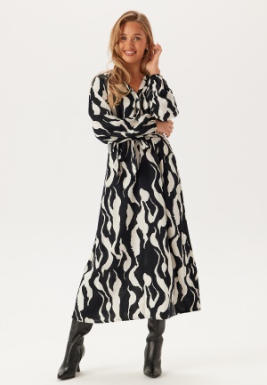 Se BUBBLEROOM V-neck Viscose L/S Dress Patterned XS ved Bubbleroom