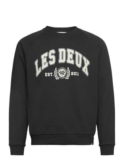 Se Les Deux University Sweatshirt Les Deux Black ved Booztlet