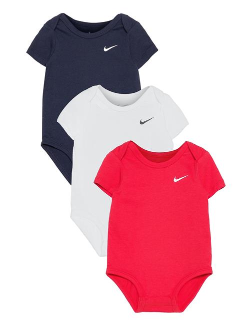 Se Nike Nike Swoosh Bodysuits 3-Pack Nike Patterned ved Booztlet