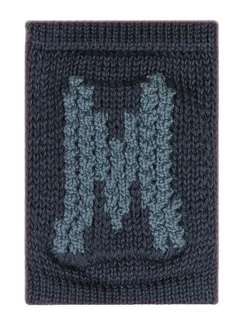 Se Smallstuff Knitted Letter M, Blue Smallstuff Blue ved Booztlet