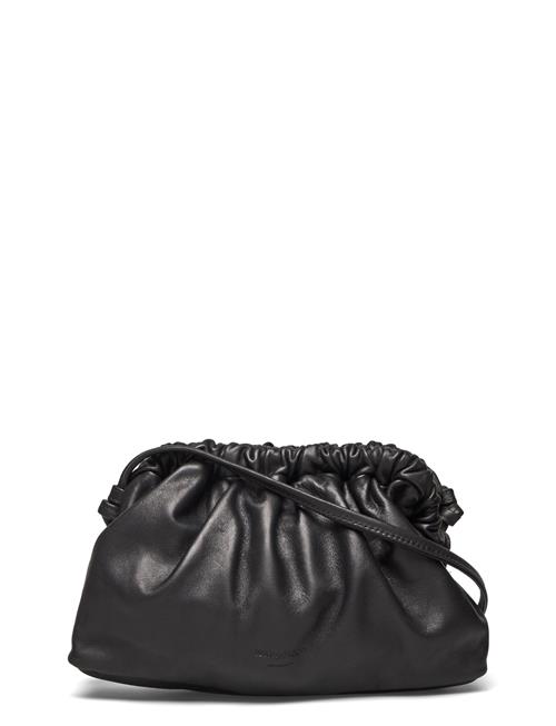 Se Anonymous Copenhagen Hally Petite Cloud Bag Anonymous Copenhagen Black ved Booztlet