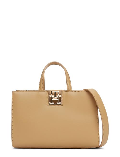 Se Tommy Hilfiger Th Reset Mini Tote Tommy Hilfiger Beige ved Booztlet