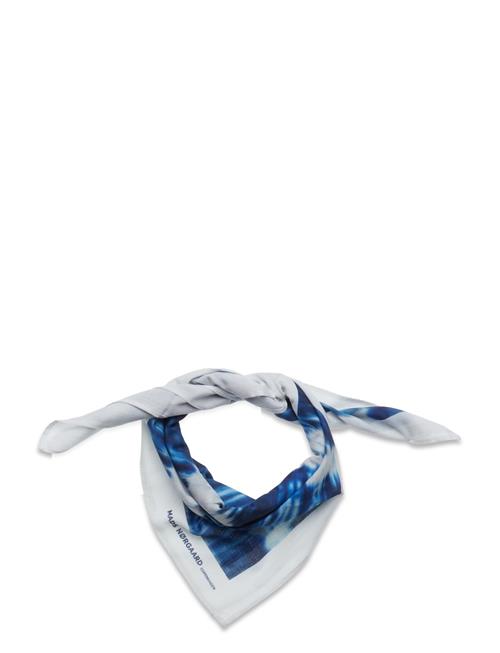 Se Mads Nørgaard Soft Cotton Self Scarf Tie Dye Mads Nørgaard Blue ved Booztlet