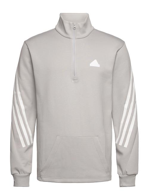 Se adidas Sportswear M Fi 3S Halfzip Adidas Sportswear Grey ved Booztlet