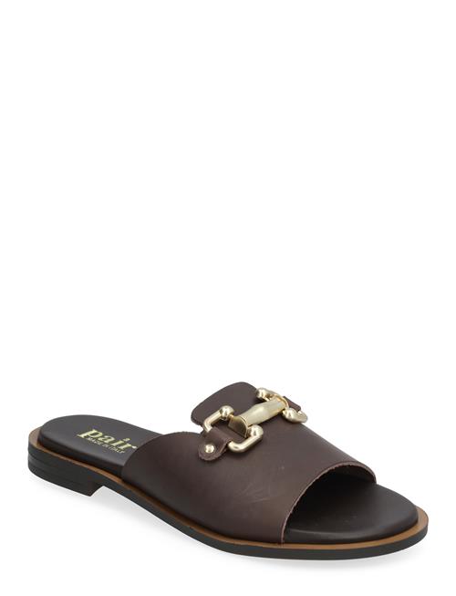 Se Apair Buckle Sandal Apair Brown ved Booztlet